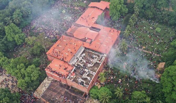 গণঅভ্যুত্থানের এক বছর: বাংলাদেশে রাজনৈতিক স্থিতিশীলতা নেই