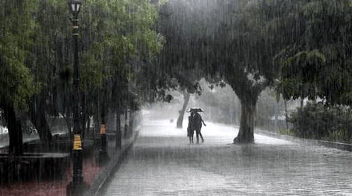 সারাদেশে মাঝারি ধরনের ভারী বৃষ্টির সম্ভাবনা