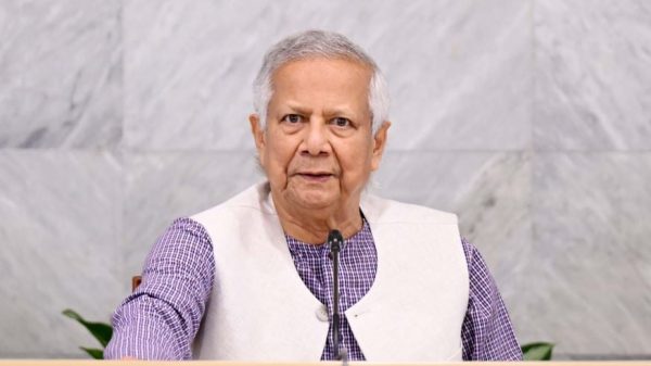 যুক্তরাষ্ট্রের সঙ্গে বাণিজ্য চুক্তি : শুল্ক আলোচকদের অভিনন্দন প্রধান উপদেষ্টার